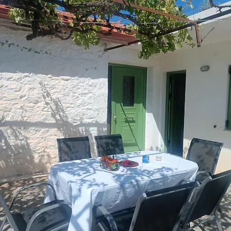 Nyaraló πλατανα αστρους αρκαδίας χωριατικο σπίτι για φυση και ηρεμία *