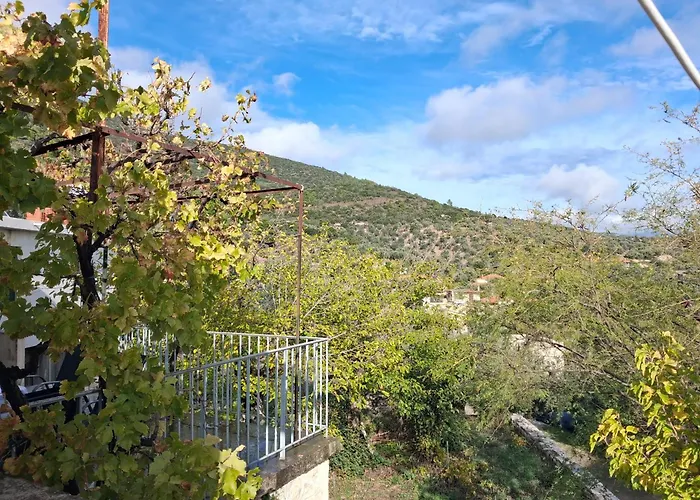 Πλατανα Αστρους Αρκαδίας Χωριατικο Σπίτι Για Φυση Και Ηρεμία Hébergement de vacances *