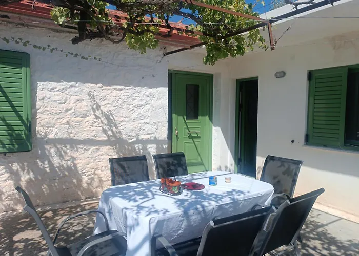 Hébergement de vacances Πλατανα Αστρους Αρκαδίας Χωριατικο Σπίτι Για Φυση Και Ηρεμία Rounaíika